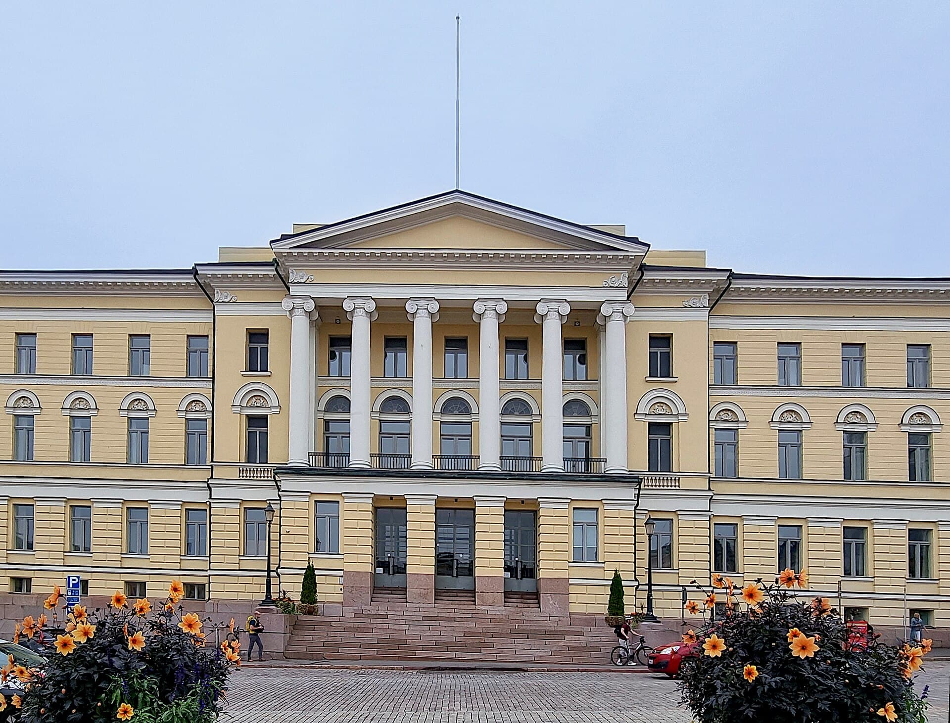 The main building of the University of Helsinki on Senate Square