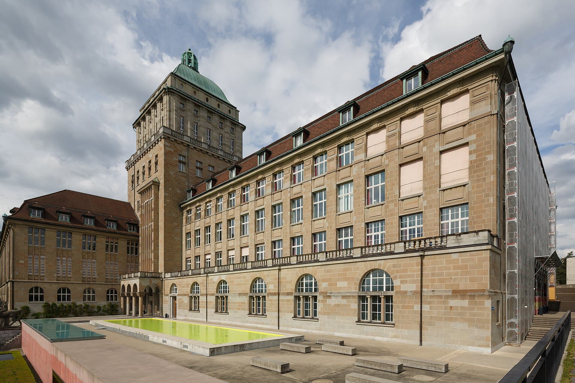 The main building of the University of Zurich