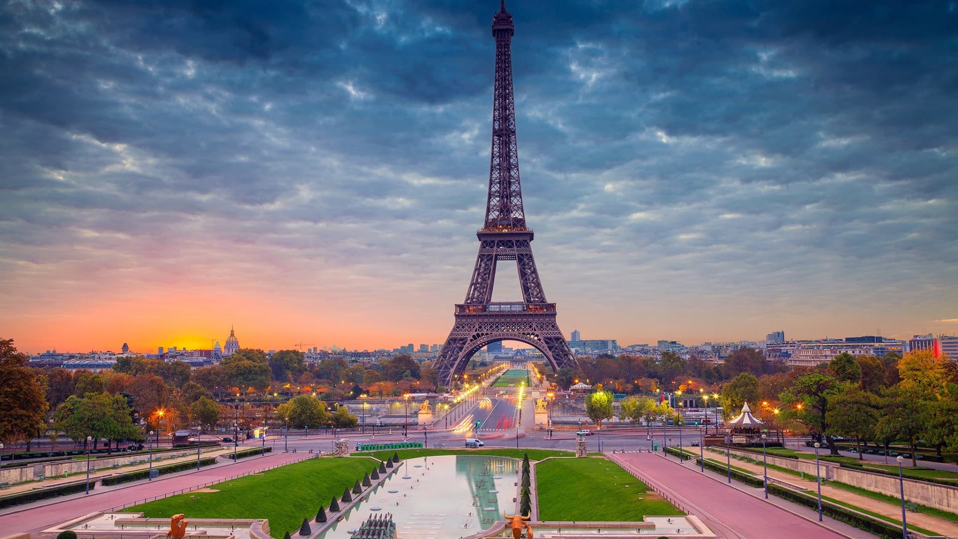 Return to landmarks - EIFFEL TOWER: History, Attractions & Visitor Guide